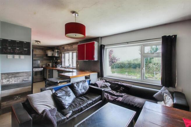 lounge/kitchen