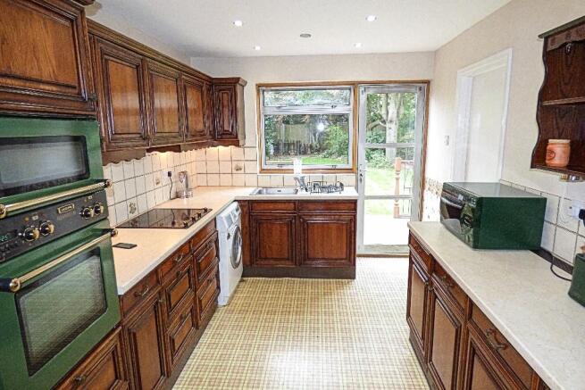 Kitchen/b'fst room