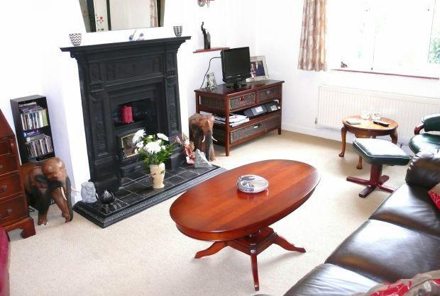 LOUNGE/BEDROOM 3