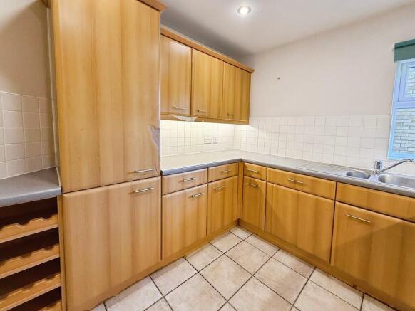KnightsBridge Court, Tunbridge Wells, TN1  photo 4