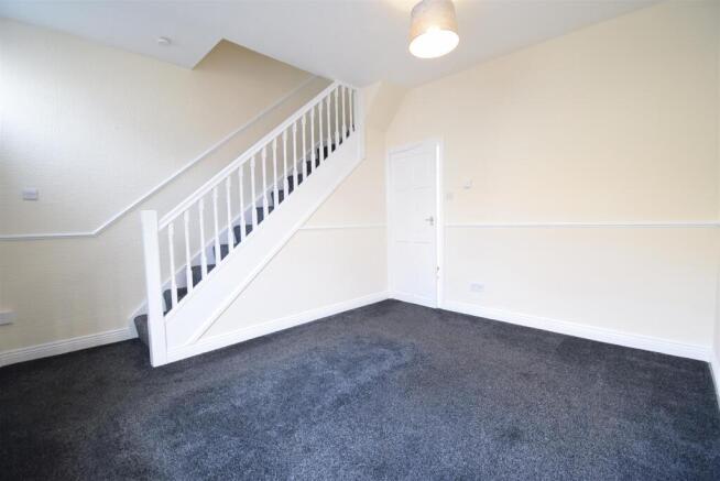 2 bed Terraced to rent Image 7