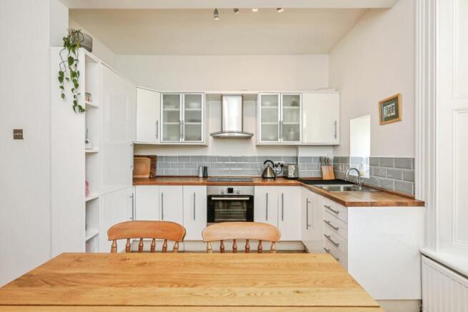 2 bed Flat for sale Image 10