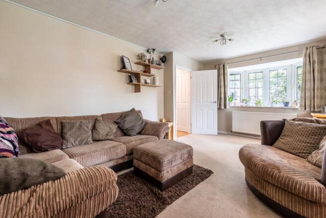 Birchwood, Carterton, Oxfordshire, OX18 photo 2