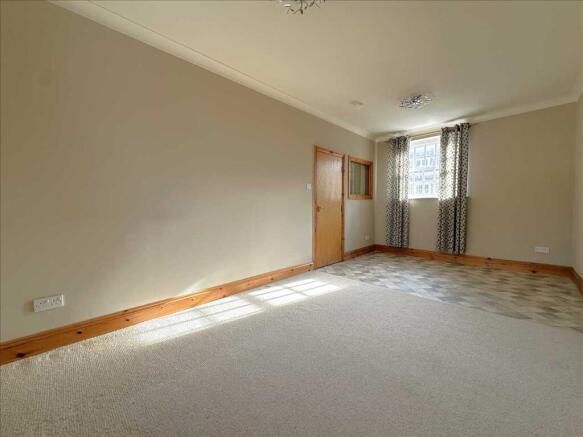 2 bed Flat for sale Image 8