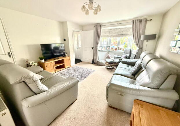 4 bed Detached for sale Image 4