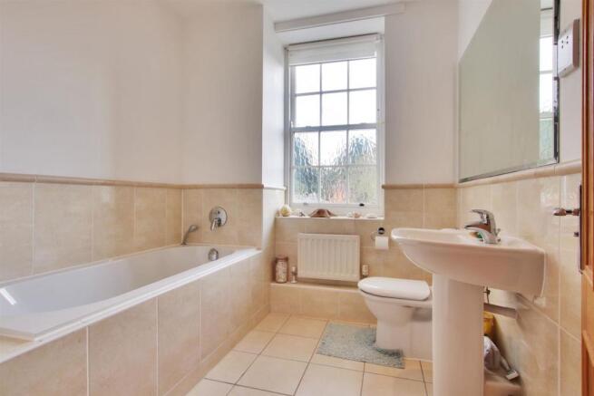 Family Bathroom.jpg
