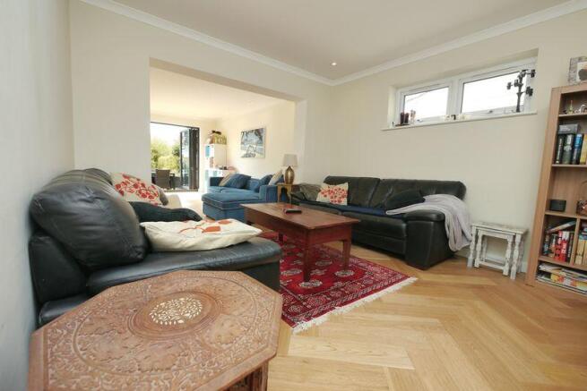LOUNGE AREA