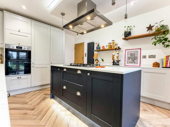 3 bed Semi-Detached for sale Image 10