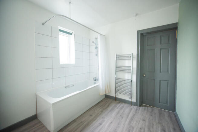 2 bed End of Terrace to rent Image 11