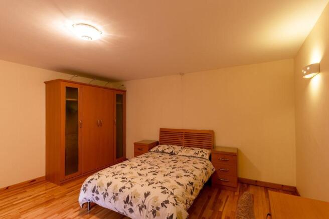 Bedroom 1 (Double)