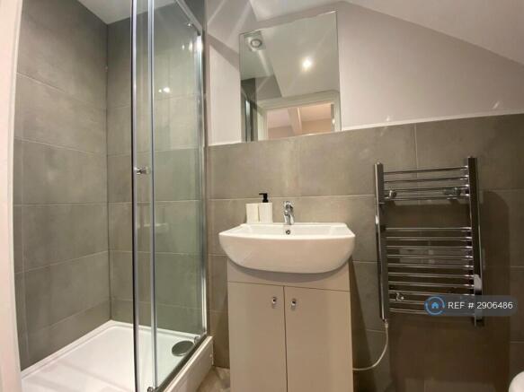 2 bed Flat to rent Image 9