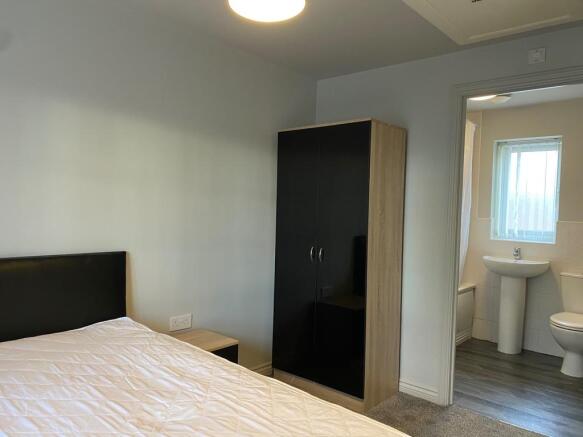 1 bed Apartment to rent Image 8