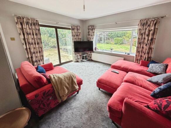 4 bed Semi-Detached for sale Image 5