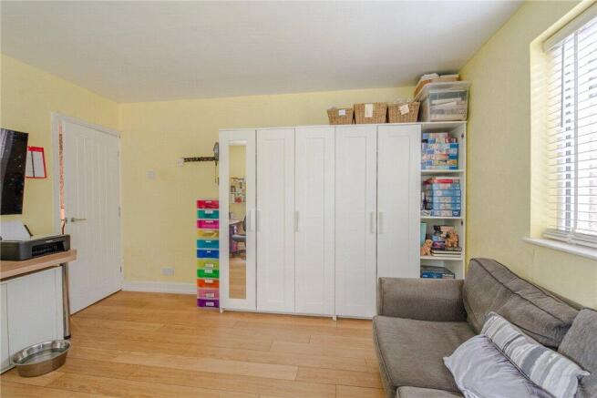 4 bed Bungalow for sale Image 11