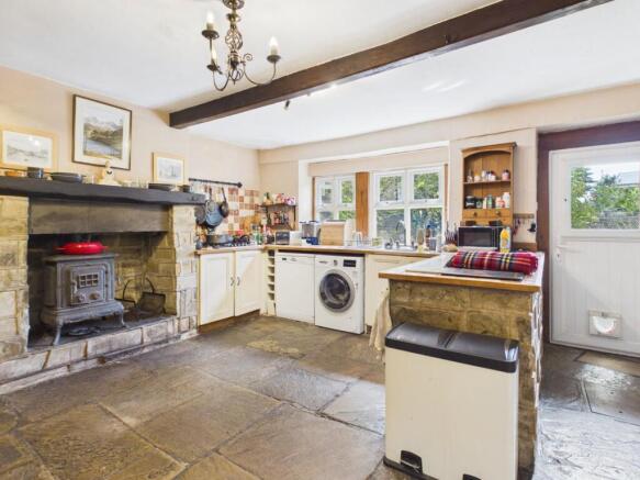 5 bed Cottage for sale Image 6