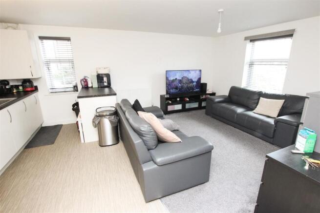 OPEN PLAN LIVING DINING KITCHEN