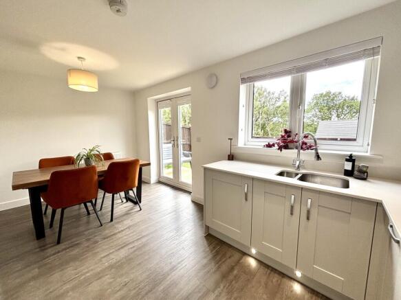 3 bed Semi-Detached for sale Image 7