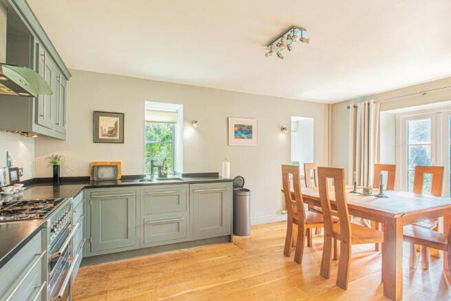 KITCHEN DINER