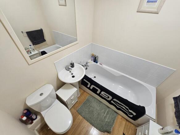2 bed Flat to rent Image 7