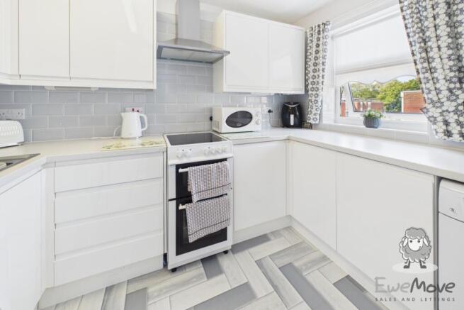 Lincoln Way Rainhill, Rainhill, Prescot, Merseyside, L35 photo 4