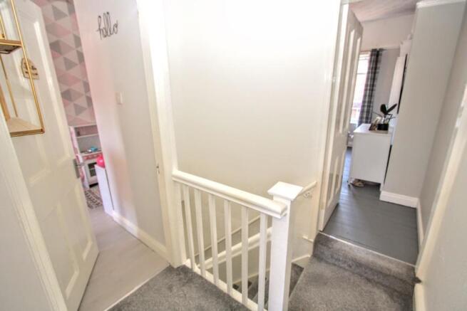 FIRST FLOOR LANDING