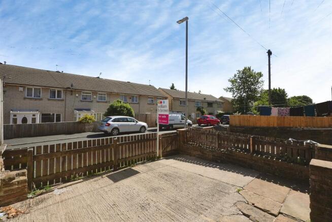 3 bed Terraced for sale Image 9