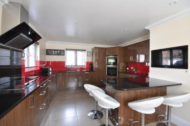 Kitchen/Breakfast