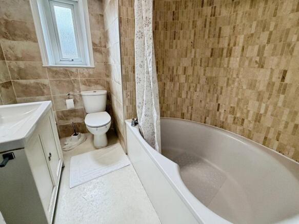 4 bed Terraced for sale Image 10