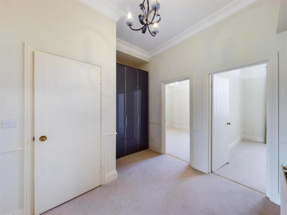 2 bed Flat for sale Image 9