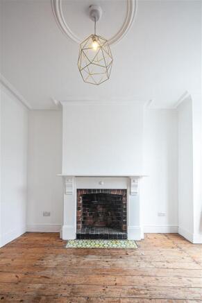 3 bed Terraced to rent Image 9