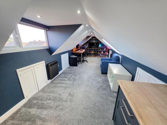 4 bed Semi-Detached for sale Image 9