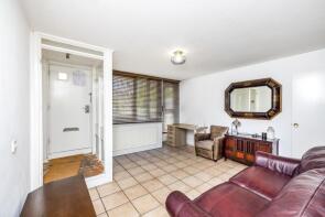 34, Drappers Way, London SE16 3UA