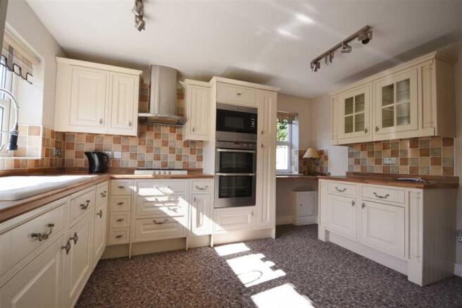 KITCHEN: