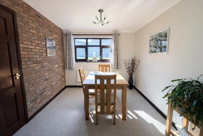 3 bed Semi-Detached for sale Image 4