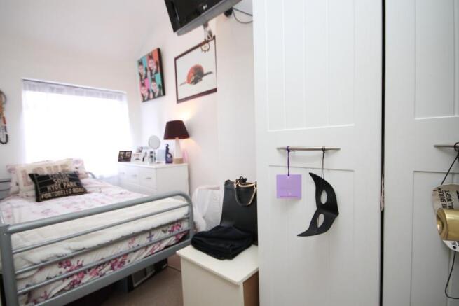BEDROOM 2
