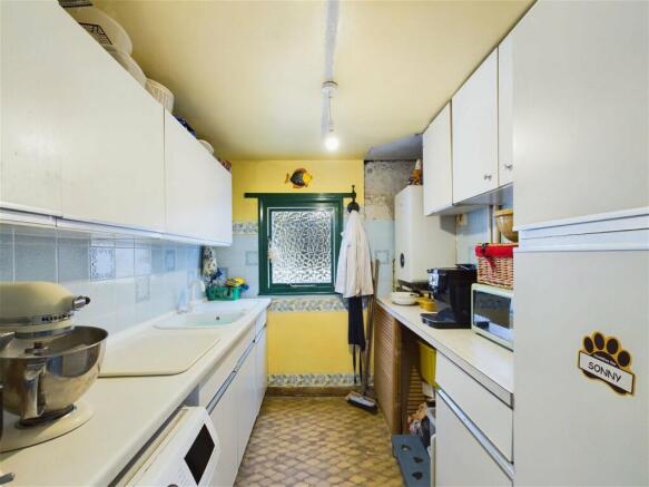 Photo 10