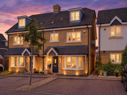 Ayrshire Crescent, Knaphill, Woking, Surrey, GU21