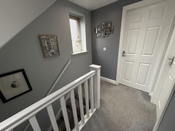 3 bed Semi-Detached for sale Image 9