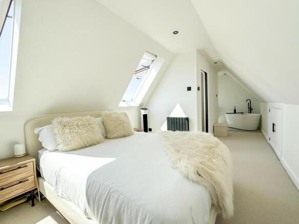 master loft bedro...