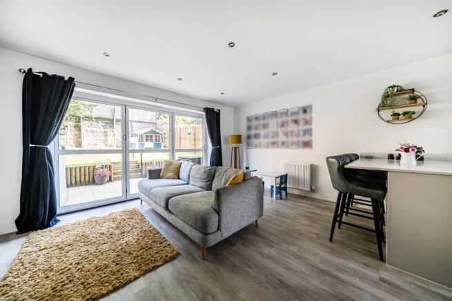 4 bed Town House for sale Image 7