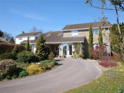 A Spacious Four Bed Detached House in Oakhill Village
