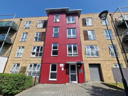 Wintergreen Boulevard, Brecon Lodge, UB7
