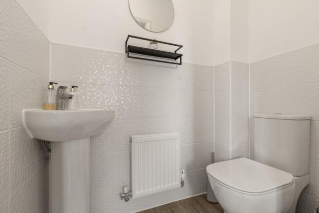 4 bed Detached for sale Image 11