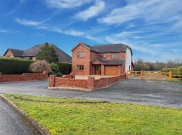 Llwyn Helyg, Waunfarlais, Llandybie, Ammanford SA18 3NG