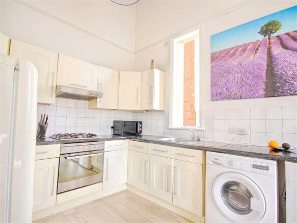 KITCHEN /DINING ROOM