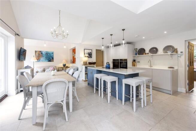 Kitchen/Dining