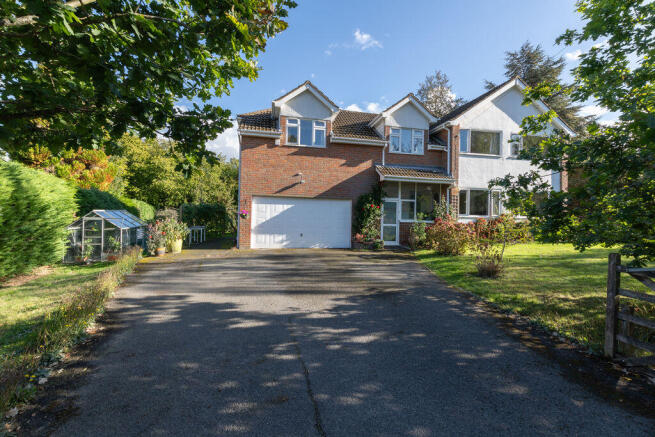 Tower Close, Berkhamsted photo 4