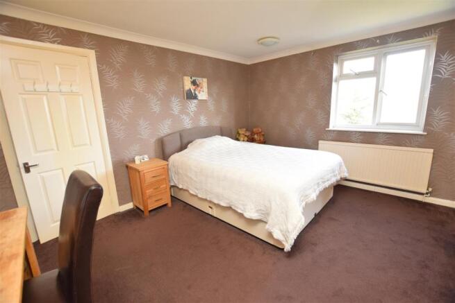 bedroom1.JPG