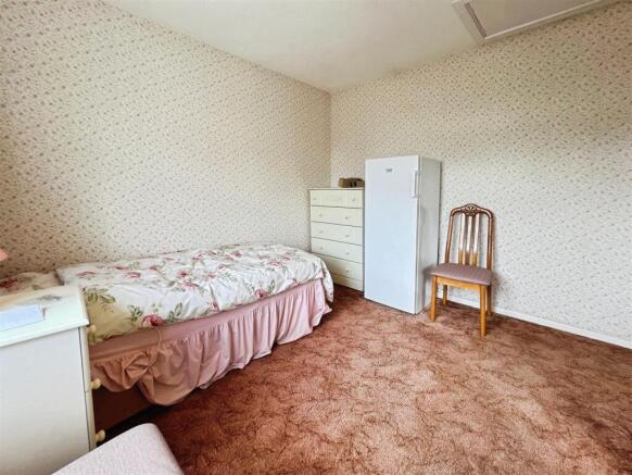 2 bed Semi-Detached Bungalow for sale Image 10