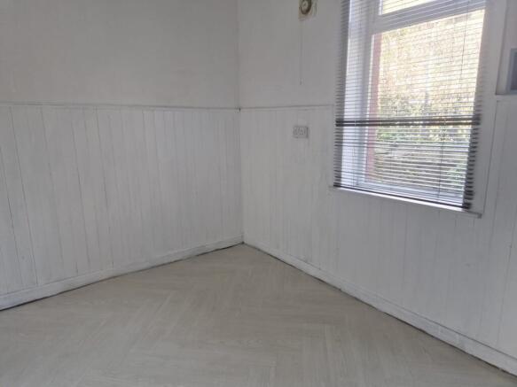 2 bed House to rent Image 8